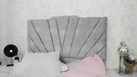 Snapshot of emiily_w1 chatting on 10-23-25, 09:30 Emily online show from 10-23-25, 09:30