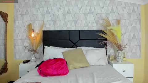 Emy online show from 03-13-26, 07:42