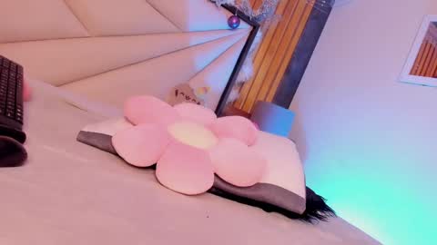 Snapshot of emiiscoot_1 chatting on 12-05-24, 11:51 Emily online show from 12-05-24, 11:51