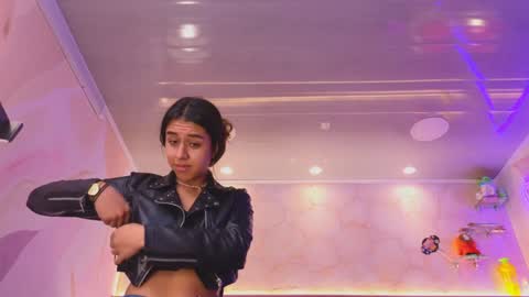 Snapshot of emiiscoot_1 chatting on 12-17-24, 01:05 Emily online show from 12-17-24, 01:05