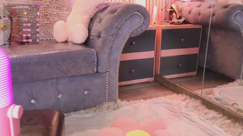 Snapshot of emiiscoot_1 chatting on 01-07-25, 03:54 Emily online show from 01-07-25, 03:54