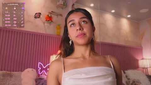 Snapshot of emiiscoot_1 chatting on 01-09-25, 04:06 Emily online show from 01-09-25, 04:06