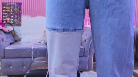 Snapshot of emiiscoot_1 chatting on 01-10-25, 12:58 Emily online show from 01-10-25, 12:58