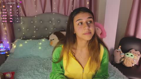 Snapshot of emiiscoot_1 chatting on 01-24-25, 12:09 Emily online show from 01-24-25, 12:09