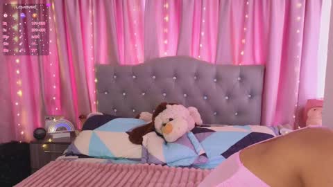 Snapshot of emiiscoot_1 chatting on 03-05-25, 02:12 Emily online show from 03-05-25, 02:12