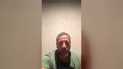 Snapshot of emilabreu chatting on 06-12-26, 05:50 emilabreu online show from 06-12-26, 05:50