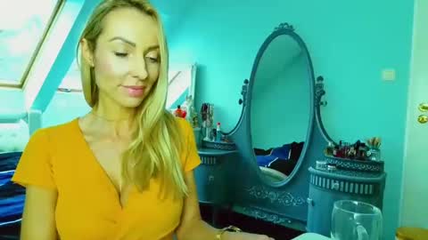 Emila online show from 01-27-25, 12:26