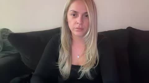 Snapshot of emilelovesyou chatting on 10-15-25, 05:51 emilelovesyou online show from 10-15-25, 05:51