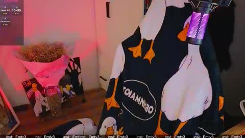 Snapshot of emili1_bc chatting on 11-15-25, 05:20 Emili online show from 11-15-25, 05:20