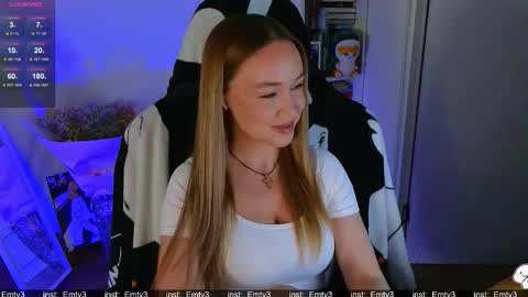 Snapshot of emili1_bc chatting on 01-17-26, 01:49 Emili online show from 01-17-26, 01:49