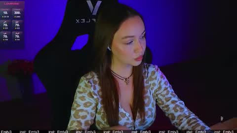 Snapshot of emili1_bc chatting on 03-09-26, 04:55 Emili online show from 03-09-26, 04:55