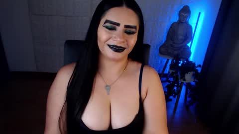 Snapshot of emili_evans_ chatting on 12-17-24, 01:29 POWERFULL GODDESS EMILI online show from 12-17-24, 01:29