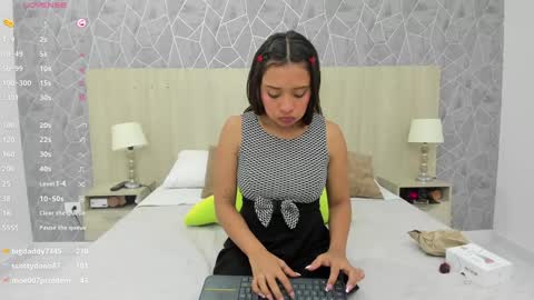 Emili Lenus online show from 01-05-25, 05:51