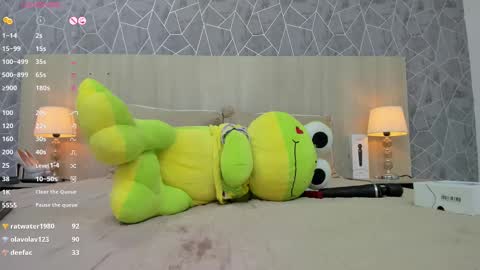 Emili Lenus online show from 02-25-25, 05:36