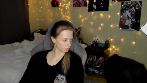 emili_sweet__ online show from 02-16-25, 07:59