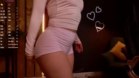 emilia_dream online show from 12-15-25, 04:44