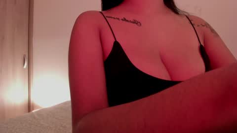 Emilia Big Boobs online show from 01-21-25, 01:32