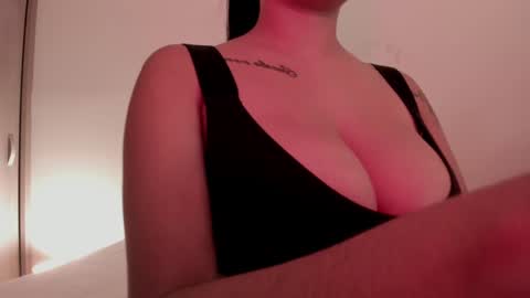 Emilia Big Boobs online show from 01-28-25, 01:16