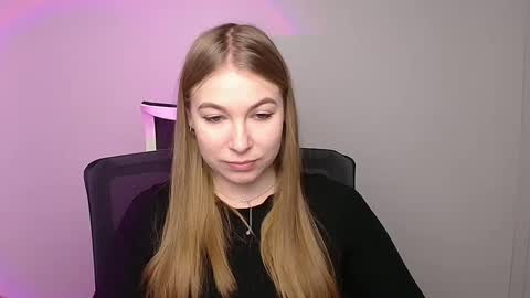 Emilia online show from 02-06-25, 06:08