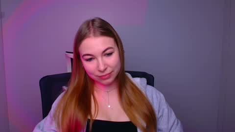 Emilia online show from 02-10-25, 06:09