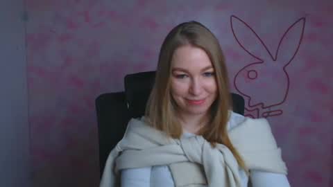 Emilia online show from 04-24-26, 05:32