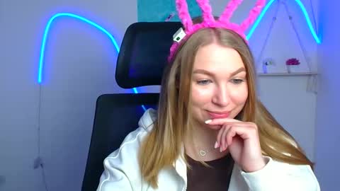 Emilia online show from 04-27-26, 05:38