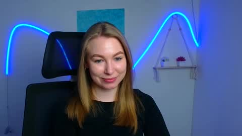 Emilia online show from 04-28-26, 05:34