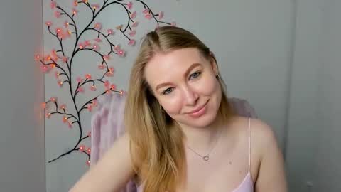 Snapshot of emilia_ilia chatting on 05-06-26, 05:46 Emilia online show from 05-06-26, 05:46