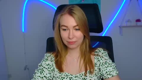 Snapshot of emilia_ilia chatting on 05-22-26, 05:36 Emilia online show from 05-22-26, 05:36