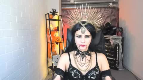 Emilia Bedy online show from 10-31-25, 09:10