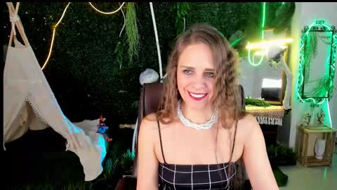 Emilia Bedy online show from 12-14-25, 09:14