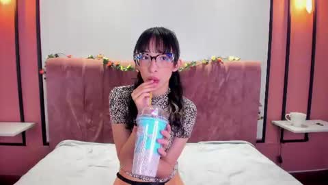 emiliabell_ online show from 07-28-26, 02:13