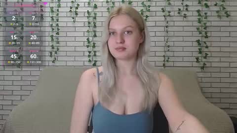 Snapshot of emiliaduchess chatting on 01-30-25, 12:16 Amili online show from 01-30-25, 12:16