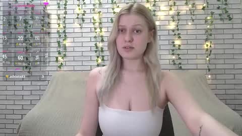 Snapshot of emiliaduchess chatting on 02-13-25, 10:02 Amili online show from 02-13-25, 10:02