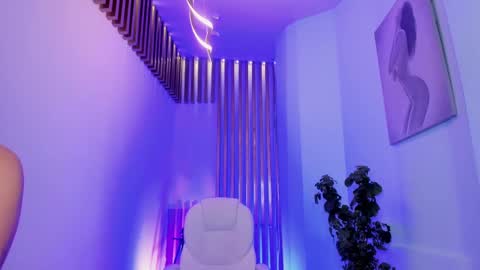 Snapshot of emiliarose_ chatting on 03-03-25, 02:47 EmiliaRose online show from 03-03-25, 02:47