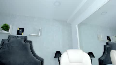 Snapshot of emiliarose_ chatting on 09-10-25, 10:21 EmiliaRose online show from 09-10-25, 10:21