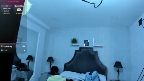 Snapshot of emiliarose_ chatting on 10-17-25, 09:17 EmiliaRose online show from 10-17-25, 09:17