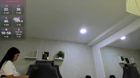 Snapshot of emiliarose_ chatting on 10-19-25, 08:42 EmiliaRose online show from 10-19-25, 08:42