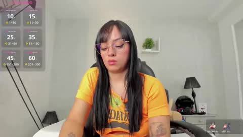 Snapshot of emiliarose_ chatting on 12-03-25, 09:35 EmiliaRose online show from 12-03-25, 09:35