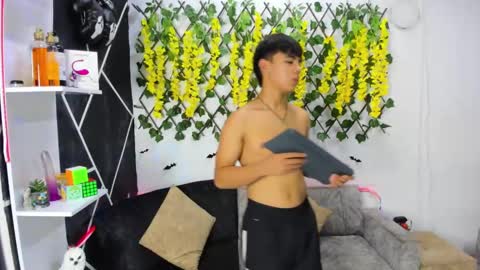 EMILI AND GIN online show from 12-04-24, 05:27