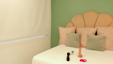 Emillie online show from 02-12-25, 12:12