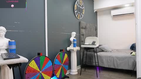 Emilio online show from 04-25-26, 01:41