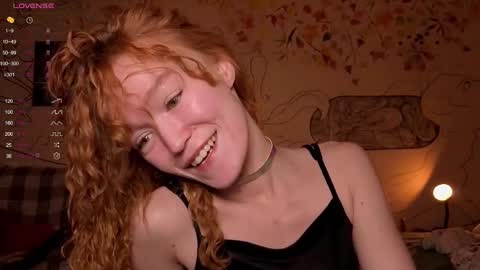 Snapshot of emiliyafox chatting on 09-26-25, 09:35 Emi online show from 09-26-25, 09:35