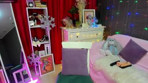 Emiliya online show from 12-12-24, 02:04