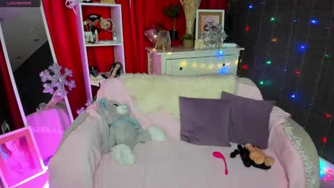 Emiliya online show from 12-25-24, 04:12