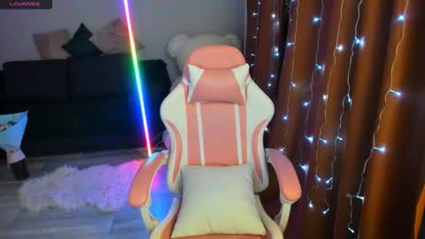 Emiliya online show from 01-16-26, 02:04