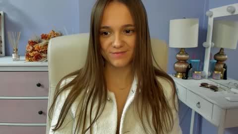 Emilly online show from 03-18-26, 07:33