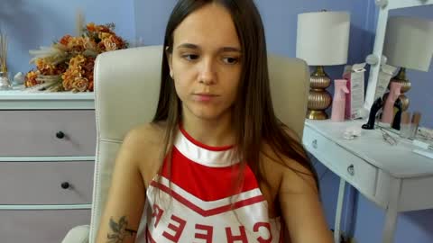 Emilly online show from 04-03-26, 06:33