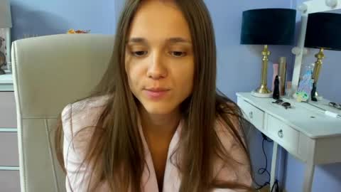 Emilly online show from 06-09-26, 06:58