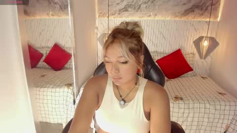 emilly_mell online show from 04-30-26, 12:11